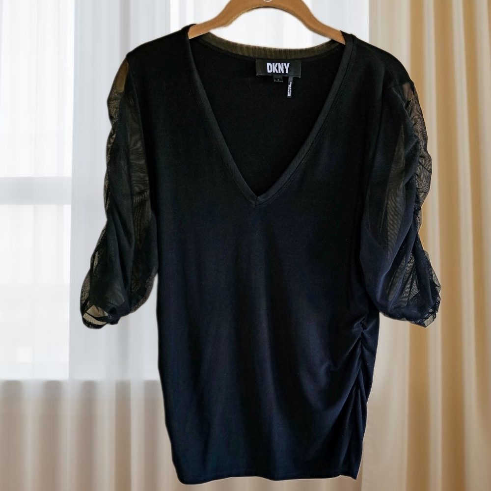 Flattering Fit Sophisticated Style DKNY‎ Ruched Sheer Sleeve V-Neck Blouse New